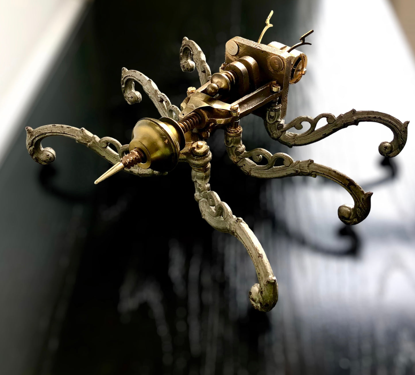 Sculptuur /Steampunk insect:bronze marvel