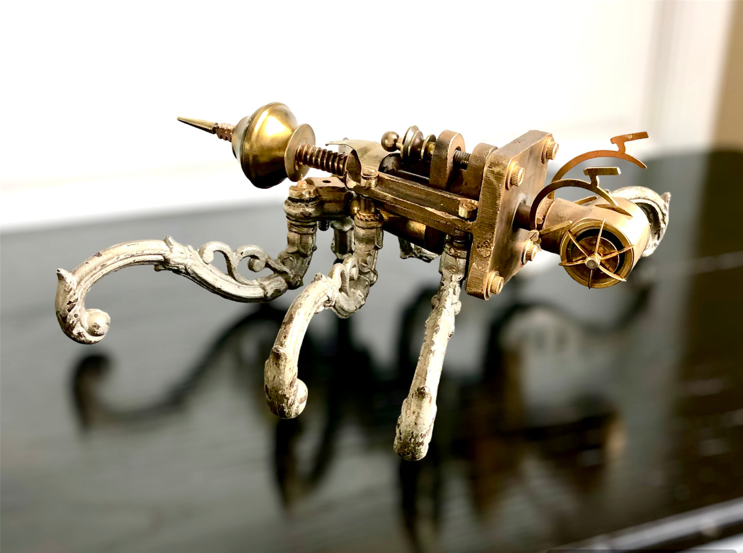 Sculptuur /Steampunk insect:bronze marvel